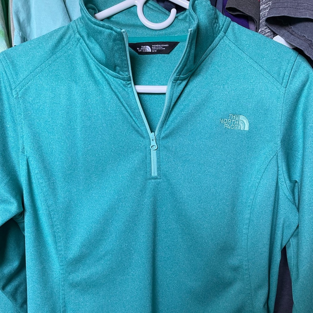 Women’s The North Face Pullover